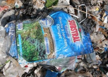 Greenpeace: Birleşik Krallık'tan T&uuml;rkiye'ye g&ouml;nderilen atıklar zehir sa&ccedil;ıyor