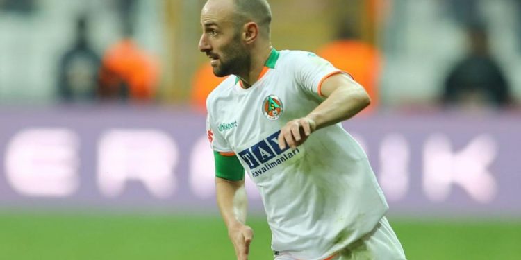 Görüşmeler başladı; Fenerbahçe'den Efecan Karaca harekâtı