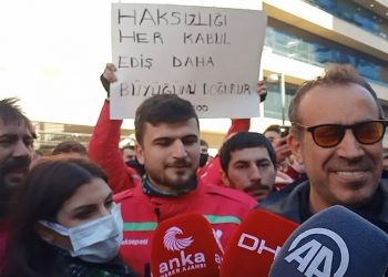 Haluk Levent’ten Yemeksepeti kuryelerine destek