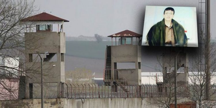 Hasta tutukluya yapılan işkenceye karşı çıktığı için tahliyesine 2 gün kala infazı yakıldı