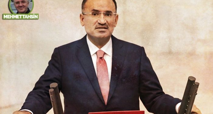 Hiç mi yüzün kızarmıyor?