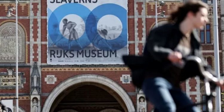 Hollanda: Köleliği çağrıştıran soyadlarını değiştirmek isteyenlerin masrafını belediye ödeyecek