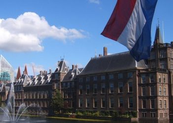 Hollanda, sadece başka ülkede doğana ‘göçmen’ diyecek