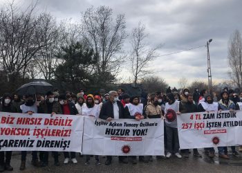 Hukukçular tartışıyor: Migros işçilerinin Tuncay Özilhan’ın evinin önüne gitmesi haklı mı?