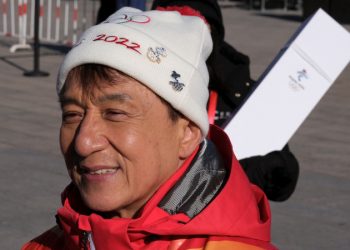 Jackie Chan, Olimpiyat meşalesini taşıdı