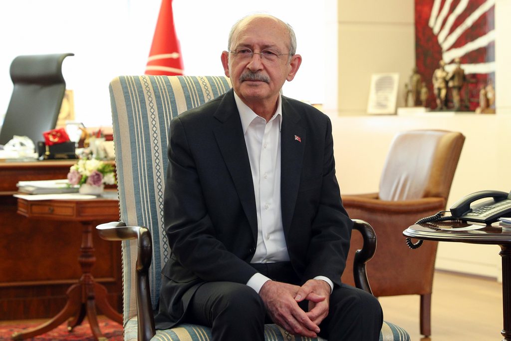 Kılıçdaroğlu: Telefonlarımızın dinlendiğini sanıyorduk, izleniyormuşuz da