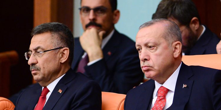KHK’lılar için ‘terörist’ diyen Erdoğan’ın yardımcısı Fuat Oktay’a suç duyurusu