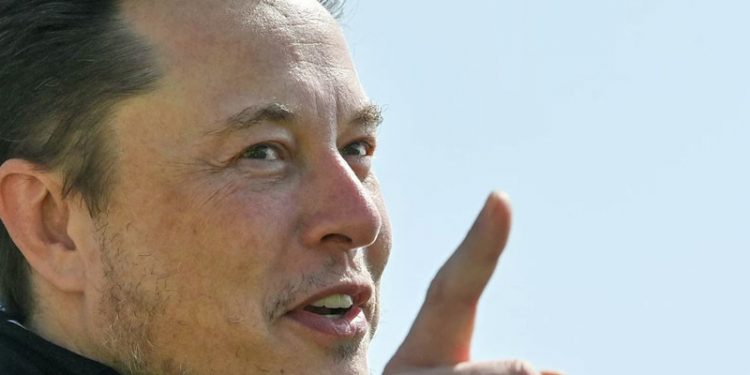 Kamyoncu protestolarını savunan Musk, Trudeau ile Hitler'i bir tutan paylaşım yaptı, ardından sildi