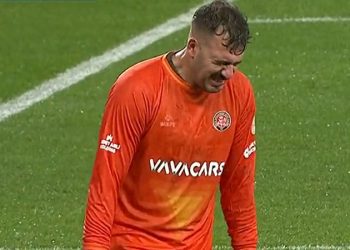 Karagümrük kalecisi Emiliano Viviano, soğuktan tir tir titredi