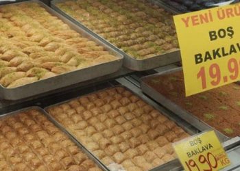 Karar yazarı Beki: Fındıklı baklavayı bile hasretle anacağımızı kim söylerdi; nitekim kilosu 19 liradan boş baklava çıktı