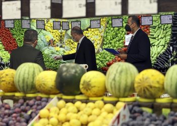 Karar yazarı Karaalioğlu: Memurların elde makbuz market market dolaştığı bir ekonomi olmaz, olamaz
