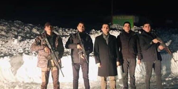 Kaymakam silahlı kişilerle Cemevi’nin kapısına dayandı, tehditler savurdu