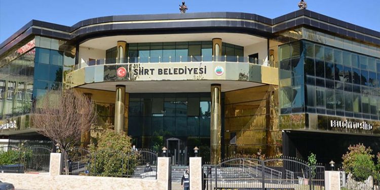 Kayyım AKP'li başkanın kardeşini imar müdürlüğüne getirdi