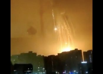 Kiev’de Rus savaş uçağı düşürüldü