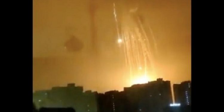 Kiev’de Rus savaş uçağı düşürüldü