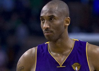 Kobe Bryant'ın ısınma tişörtü açık artırmada 277 bin dolara satıldı
