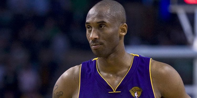 Kobe Bryant'ın ısınma tişörtü açık artırmada 277 bin dolara satıldı