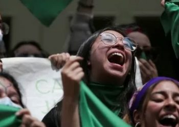 Kolombiya, ilk 24 haftada yapılan kürtajı suç olmaktan çıkardı