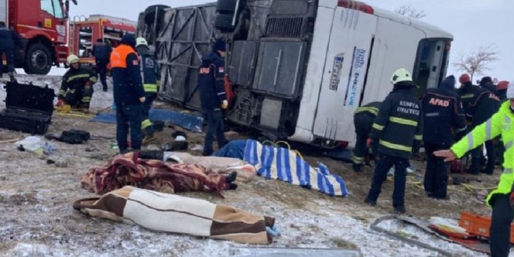 Konya’da otobüs devrildi: 5 ölü, 26 yaralı