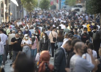 Koronavirüsten 271 kişi hayatını kaybetti