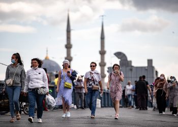 Koronavirüsten 271 kişi hayatını kaybetti, 94 bin 176 yeni vaka tespit edildi