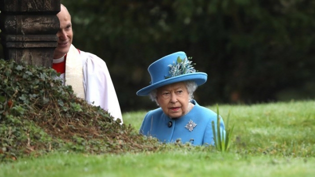 Kraliçe 2’nci Elizabeth Covid-19’a yakalandı