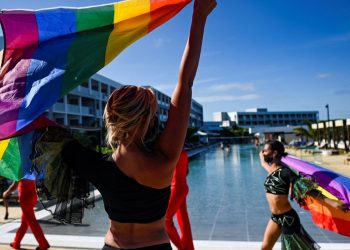 Küba'nın ilk "eşcinsel oteli" yeniden açıldı