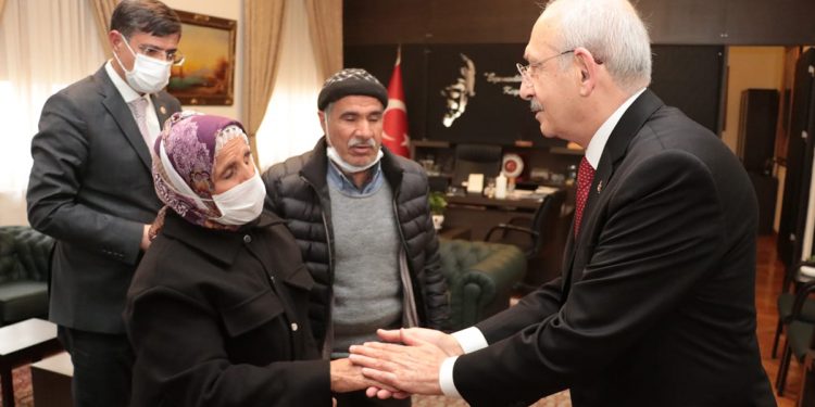 Kılıçdaroğlu, Gülistan Doku’nun ailesiyle görüştü