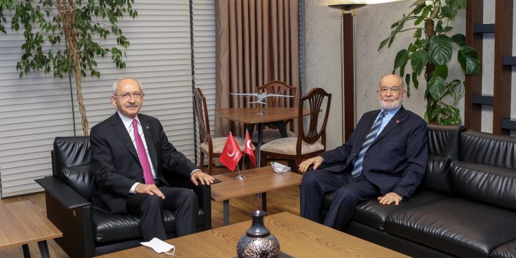 Kılıçdaroğlu’ndan Karamollaoğlu’na geçmiş olsun ziyaret