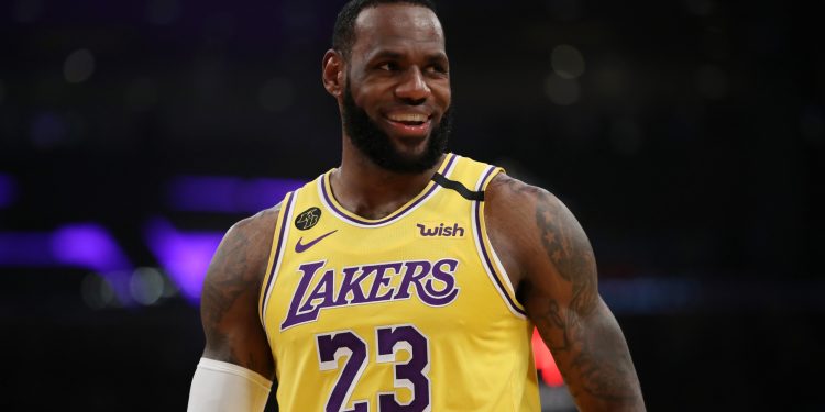 LeBron James, Los Angeles Lakers tarihine geçti