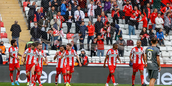 Maç sonucu | Fraport TAV Antalyaspor 3-0  VavaCars Fatih Karagümrük