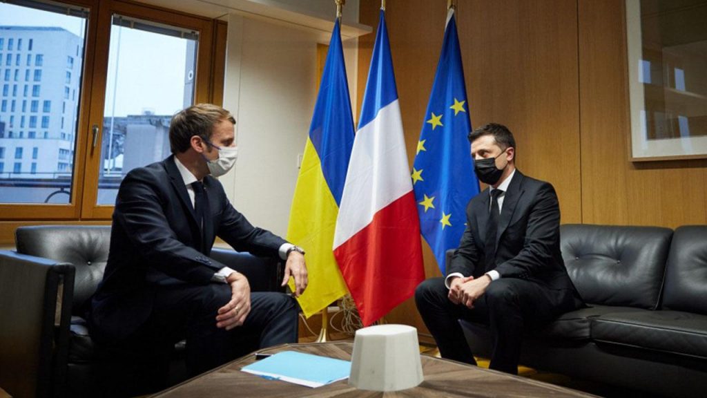 Macron, Ukrayna'da konuştu: Krize ilişkin somut çözümler olabileceğine inanıyorum