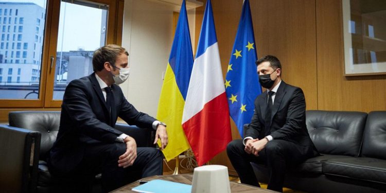 Macron, Ukrayna'da konuştu: Krize ilişkin somut çözümler olabileceğine inanıyorum
