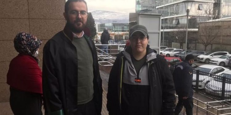 Mahkemeden 'örgüt üyeliği' suçlamasıyla yargılanan gazeteciye beraat