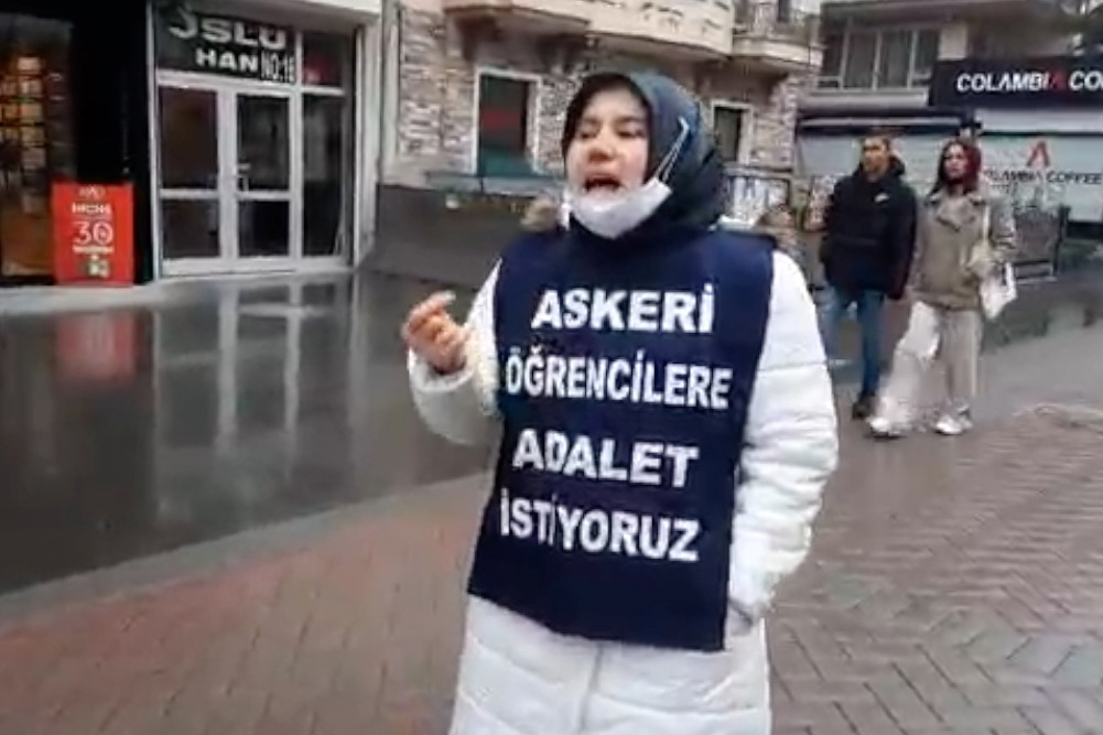 Melek Çetinkaya’dan Diyanet’e: ‘Kandilde sokakta adalet aramak yapılacak ibadetler arasında mı?’