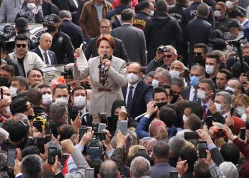 Meral Akşener: Sorunların bitmesi için hukuksuzluğun sona ermesi lazım
