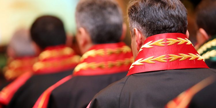 Meslekten ihraç Yargıtay üyesi Cevher’e Bylock’tan 12 yıl 9 ay hapis onandı