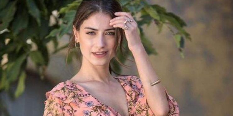 Migros işçilerine Hazal Kaya’dan destek