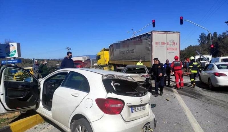 Milas'ta 'kırmızı ışık' kazası: 1 ölü, 1 tutuklama