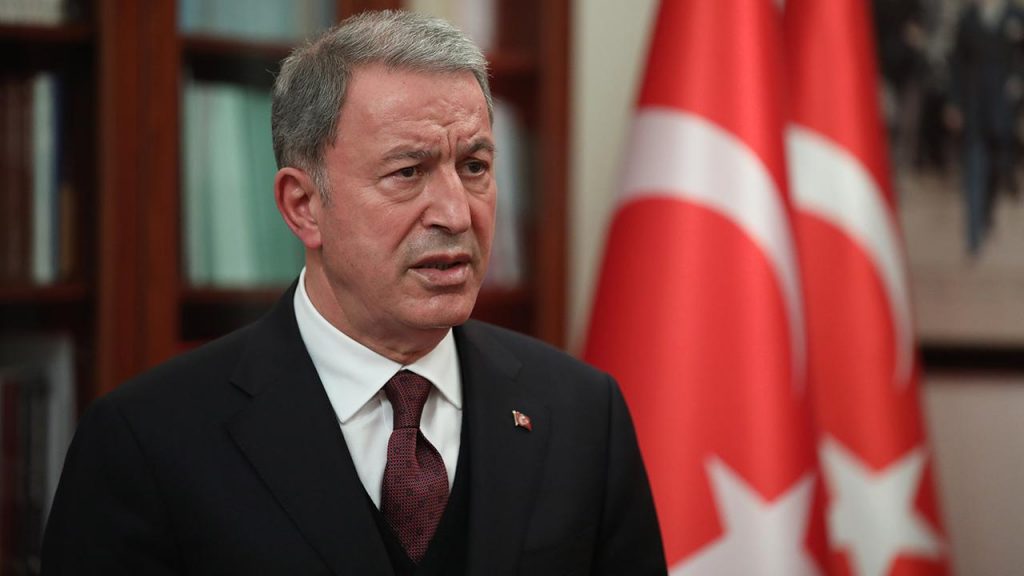 Milli Savunma Bakanı Hulusi Akar koronavirüse yakalandı