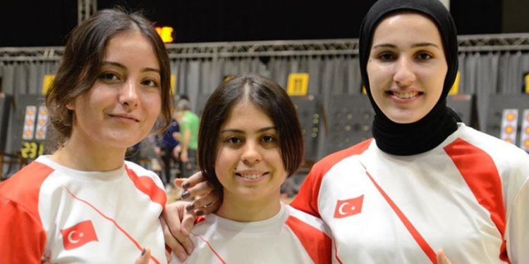 Milli okçular, Slovenya'da 1 dünya, 2 de Türkiye rekoru elde etti