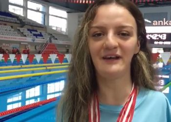 Milli yüzücü Sümeyye Boyacı, kendisine ait Türkiye rekorunu kırdı