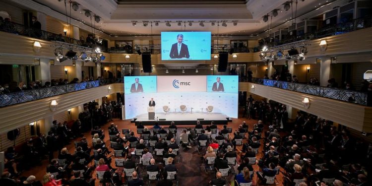 Münih Güvenlik Konferansı'nda "Felaket olur" uyarısı