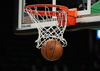 NBA'de Suns ve Warriors kazanmaya devam ediyor