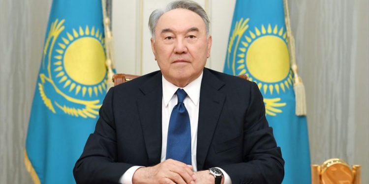 Nazarbayev’in siyasi yetkileri yasayla kaldırıldı