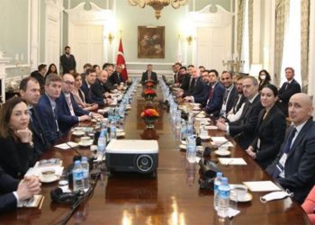 Nebati'den yatırımcılara: Enflasyonun neden yükseldiğini kültürel olarak anlamazsınız