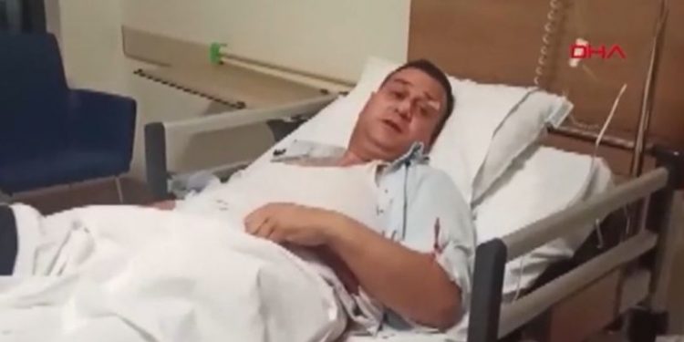 Otobüse kartsız binmek isteyen kadının yakını, şoförü bıçakladı