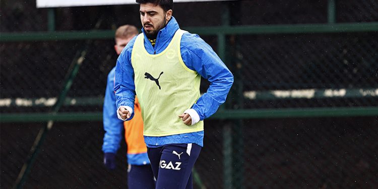 Ozan Tufan Fenerbahçe antrenmanında