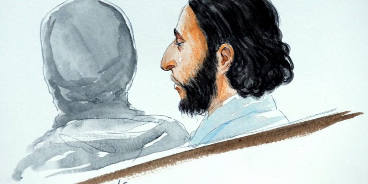 Paris'teki IŞİD saldırılarının hayatta kalan tek zanlısı suçlamaları reddetti