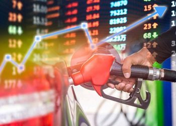 Petrol fiyatları 100 dolar olacak mı? Stoklar son 10 yılın en düşük seviyesinde